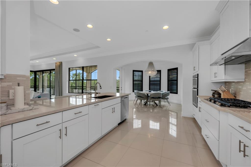 2739 Tiburon BLVD E 302