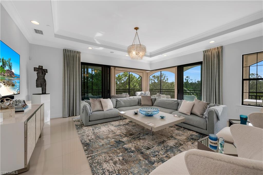 2739 Tiburon BLVD E 302