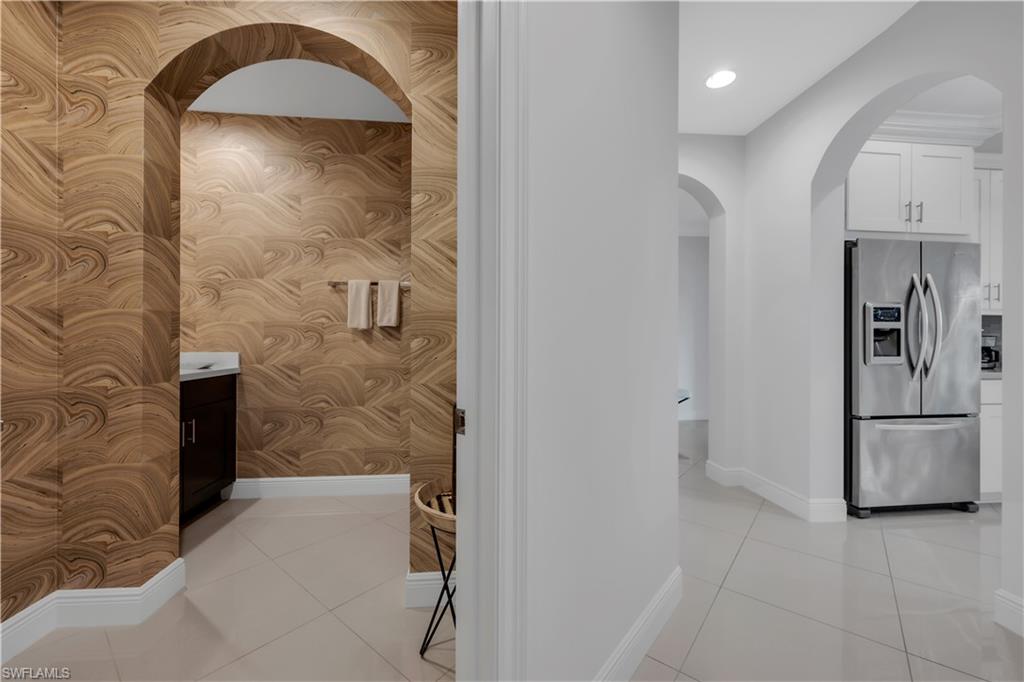 2739 Tiburon BLVD E 302