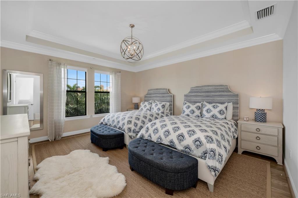 2739 Tiburon BLVD E 302
