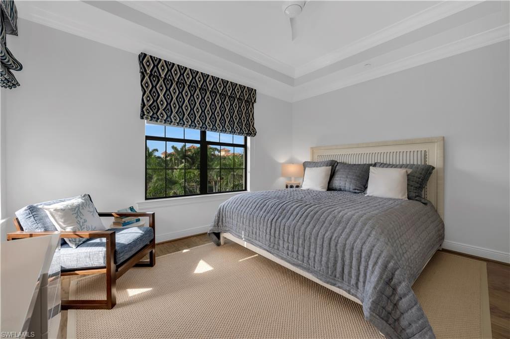 2739 Tiburon BLVD E 302