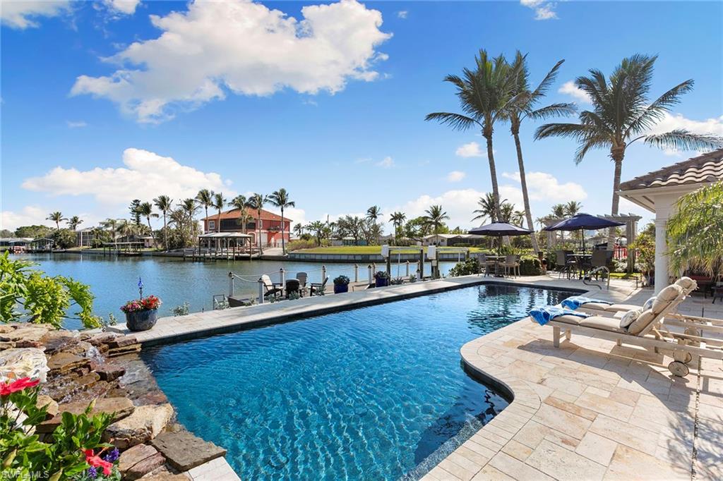 7 Glenview Manor Drive