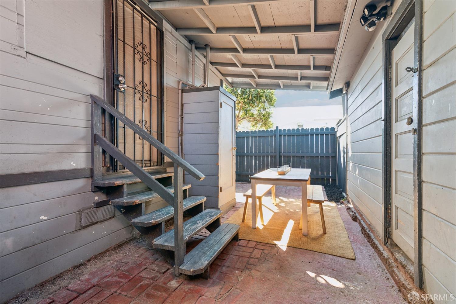1521 Mitchell Street
