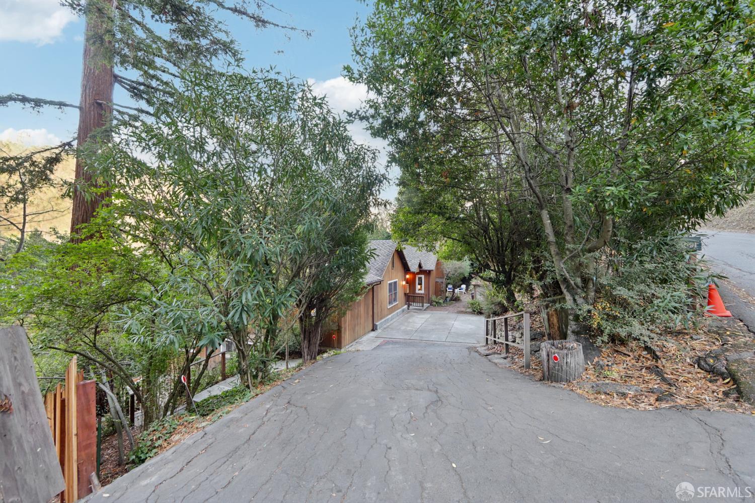 6891 Pinehaven Road
