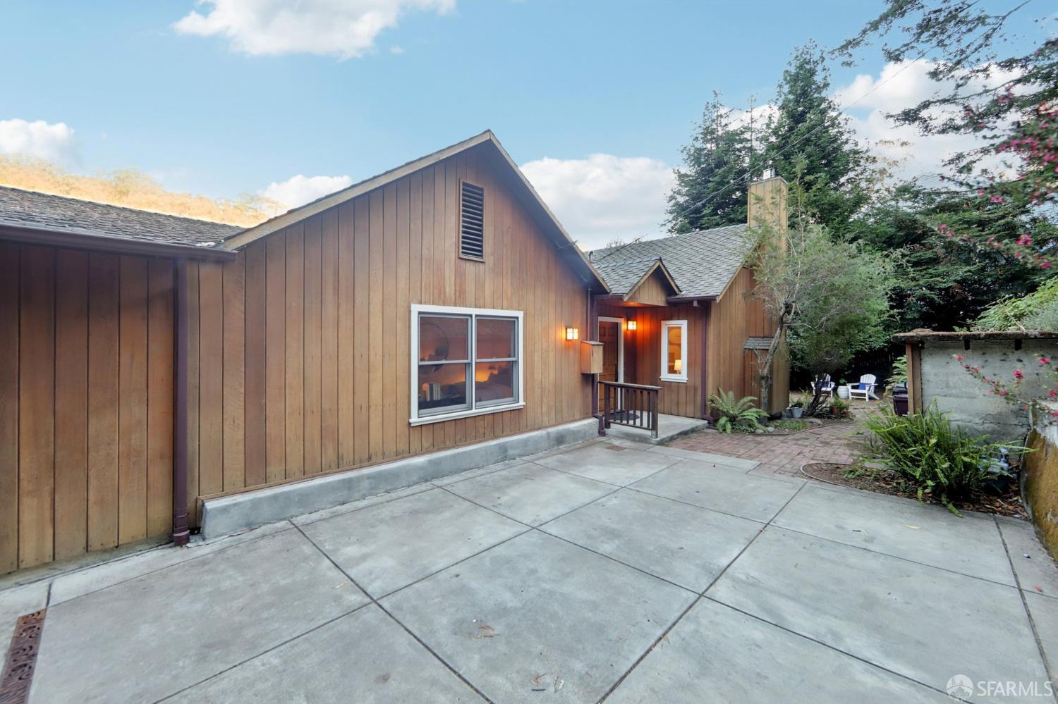6891 Pinehaven Road