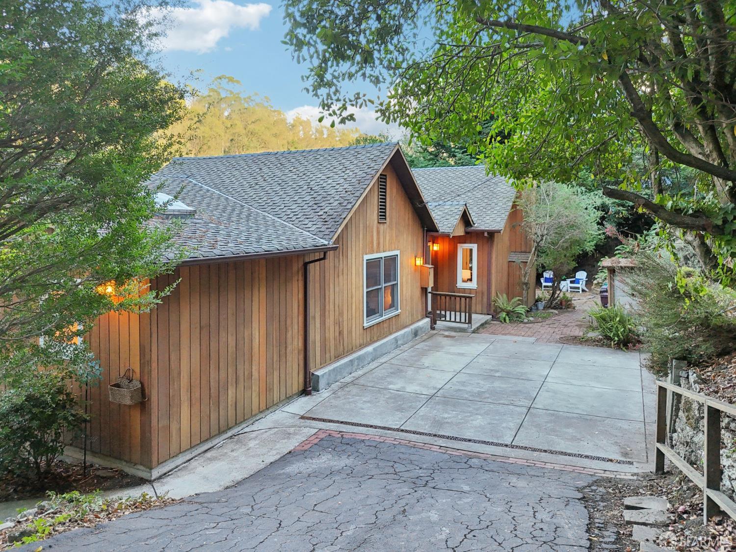 6891 Pinehaven Road