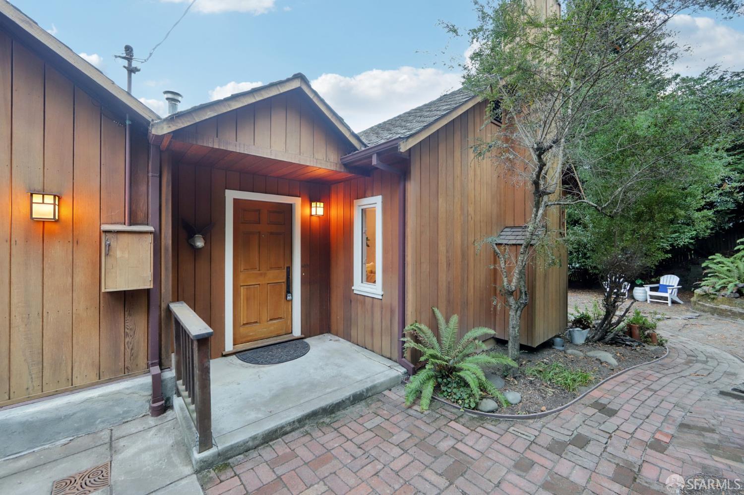 6891 Pinehaven Road