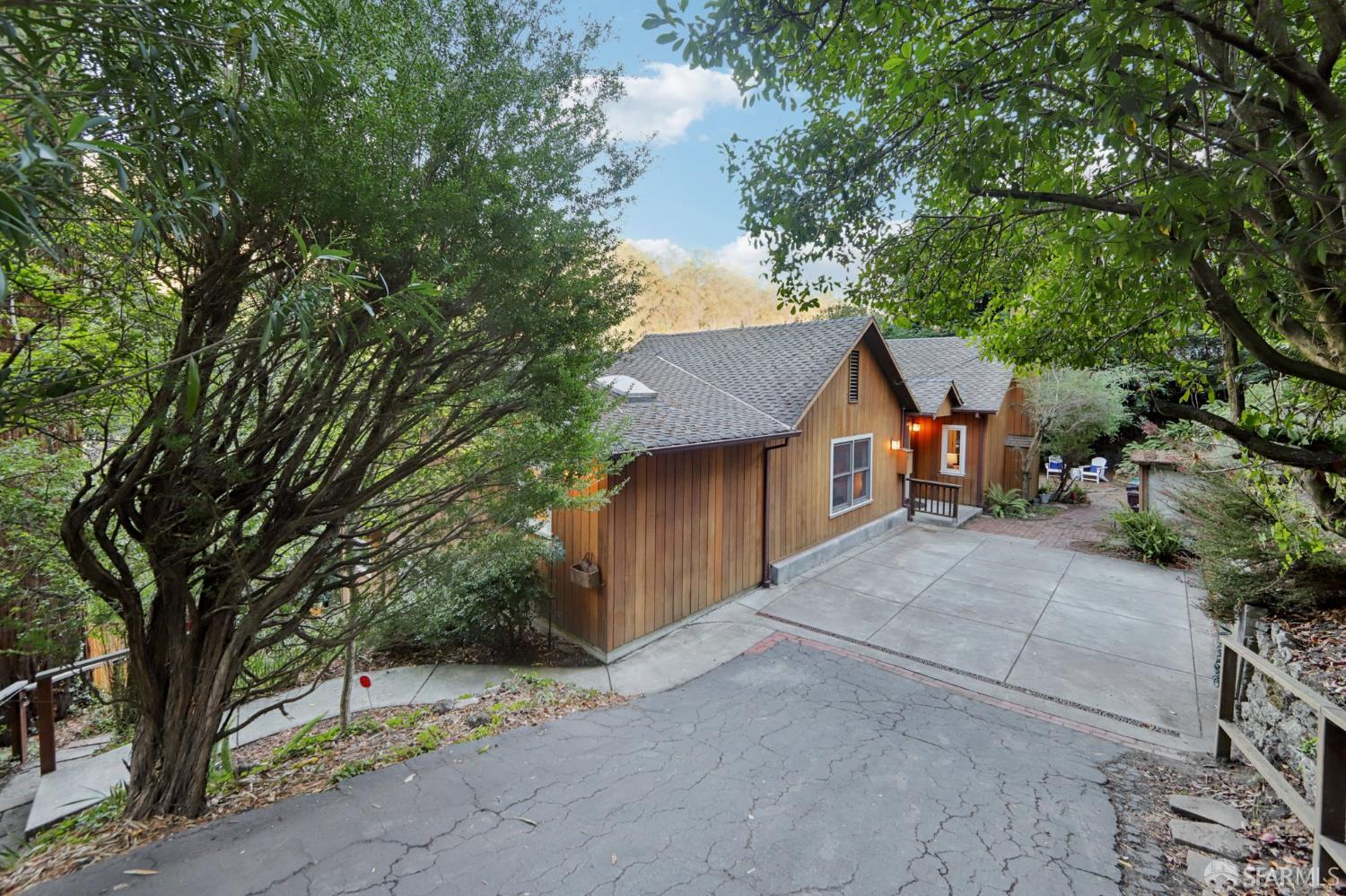 6891 Pinehaven Road