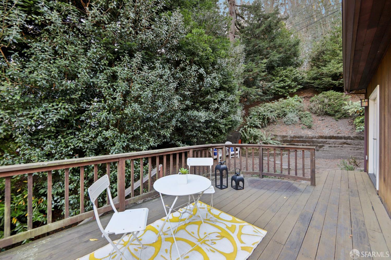 6891 Pinehaven Road