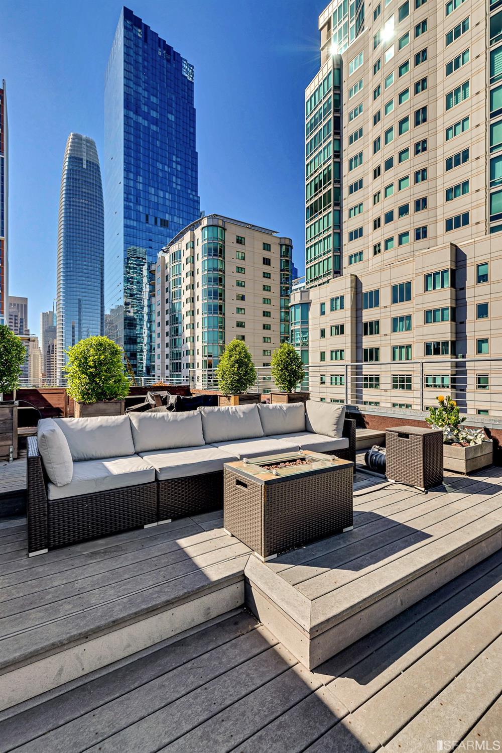 18 Lansing Street # 403