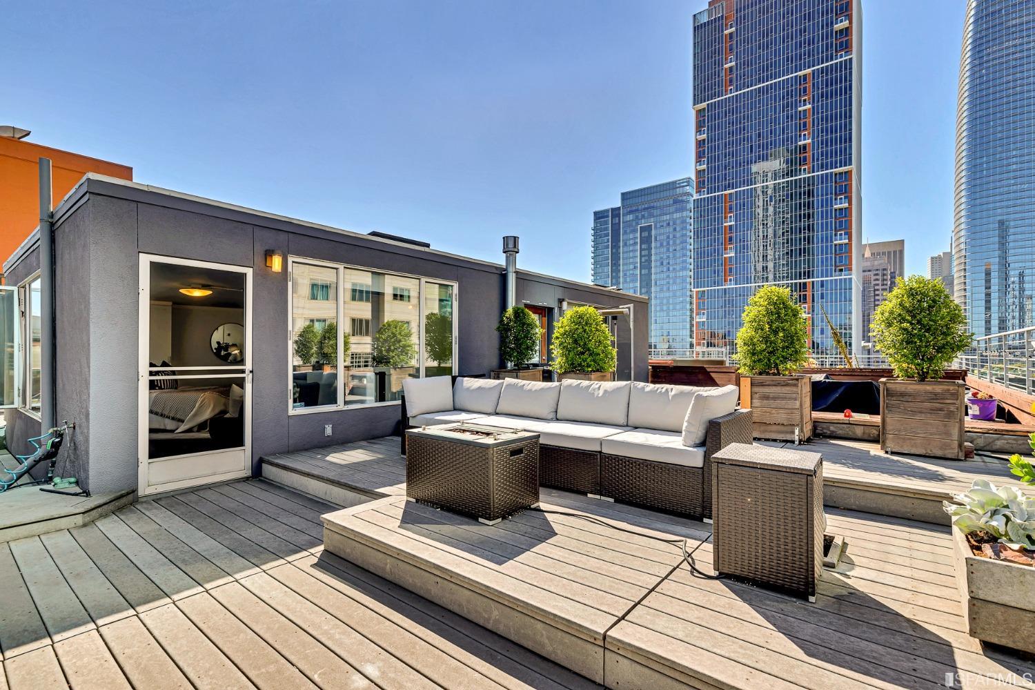 18 Lansing Street # 403