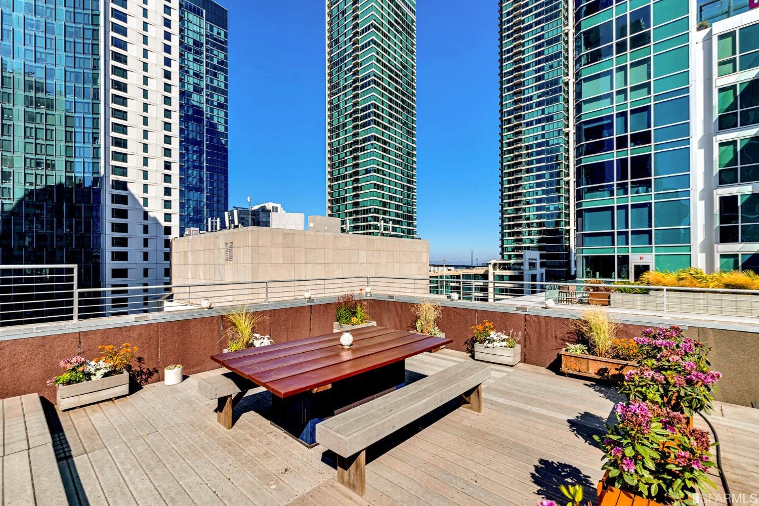 18 Lansing Street # 403