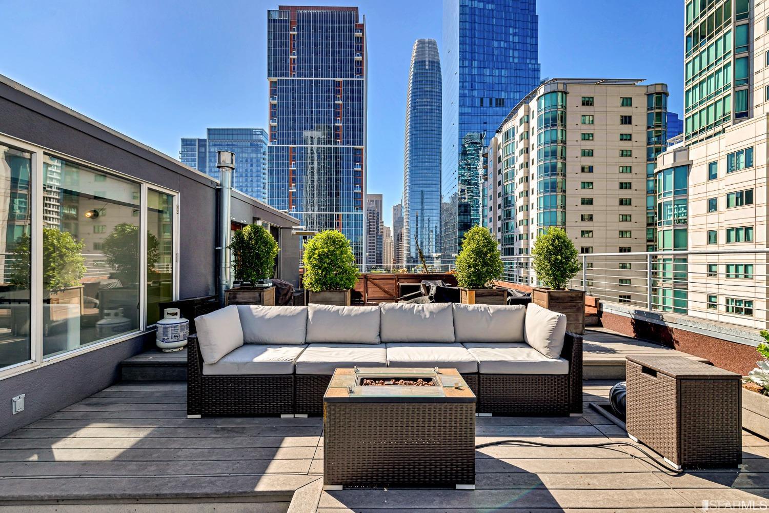 18 Lansing Street # 403