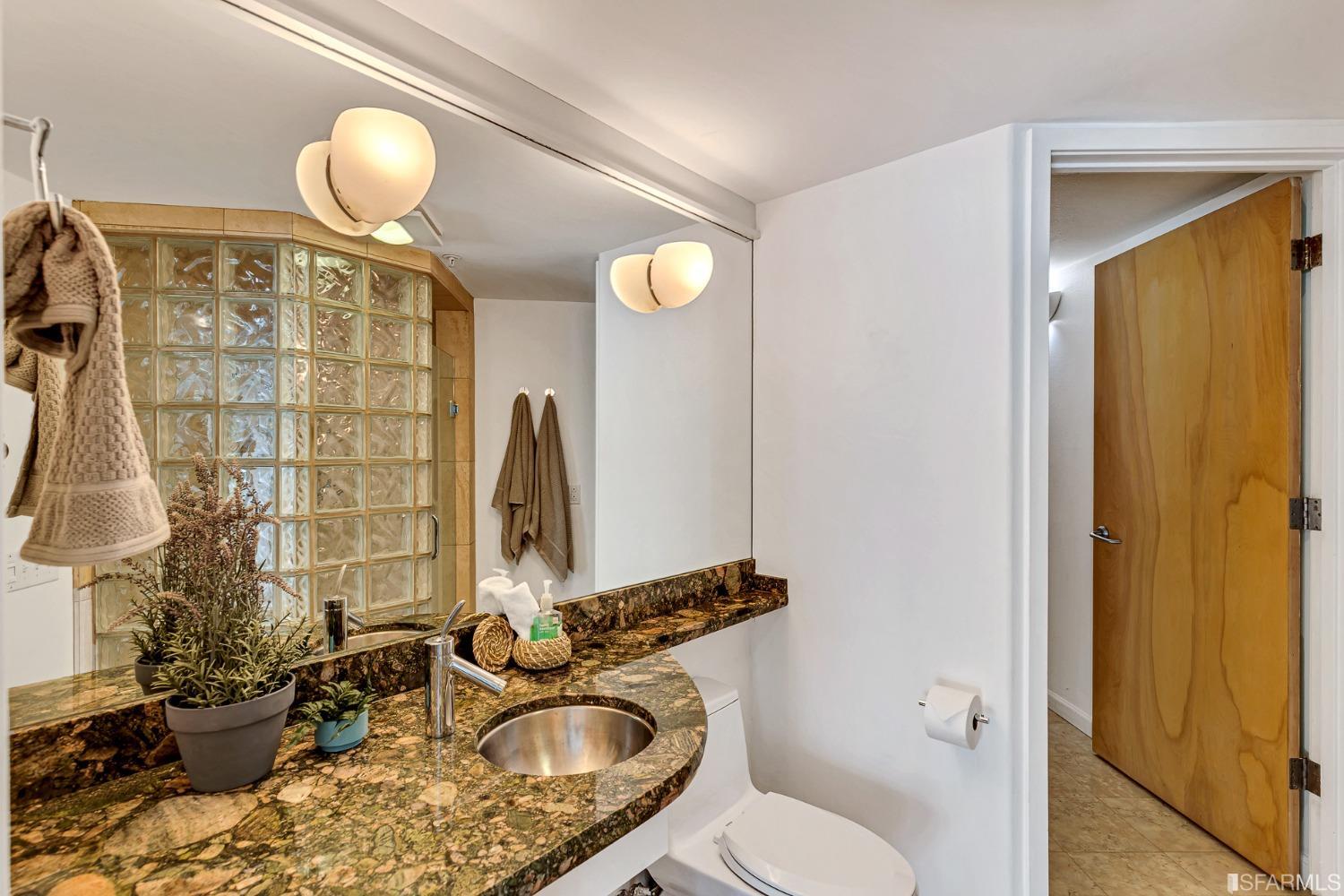 18 Lansing Street # 403