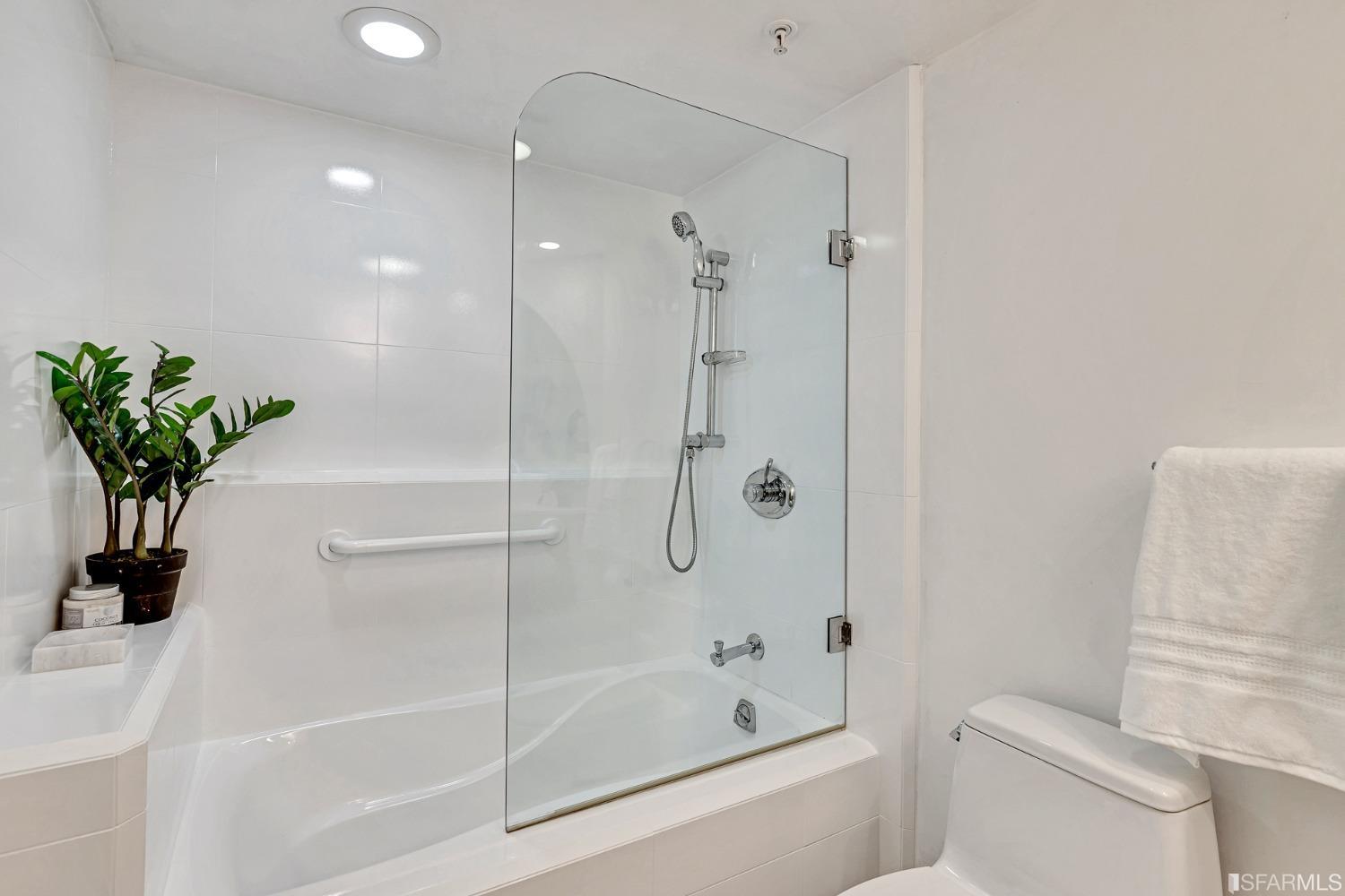 18 Lansing Street # 403