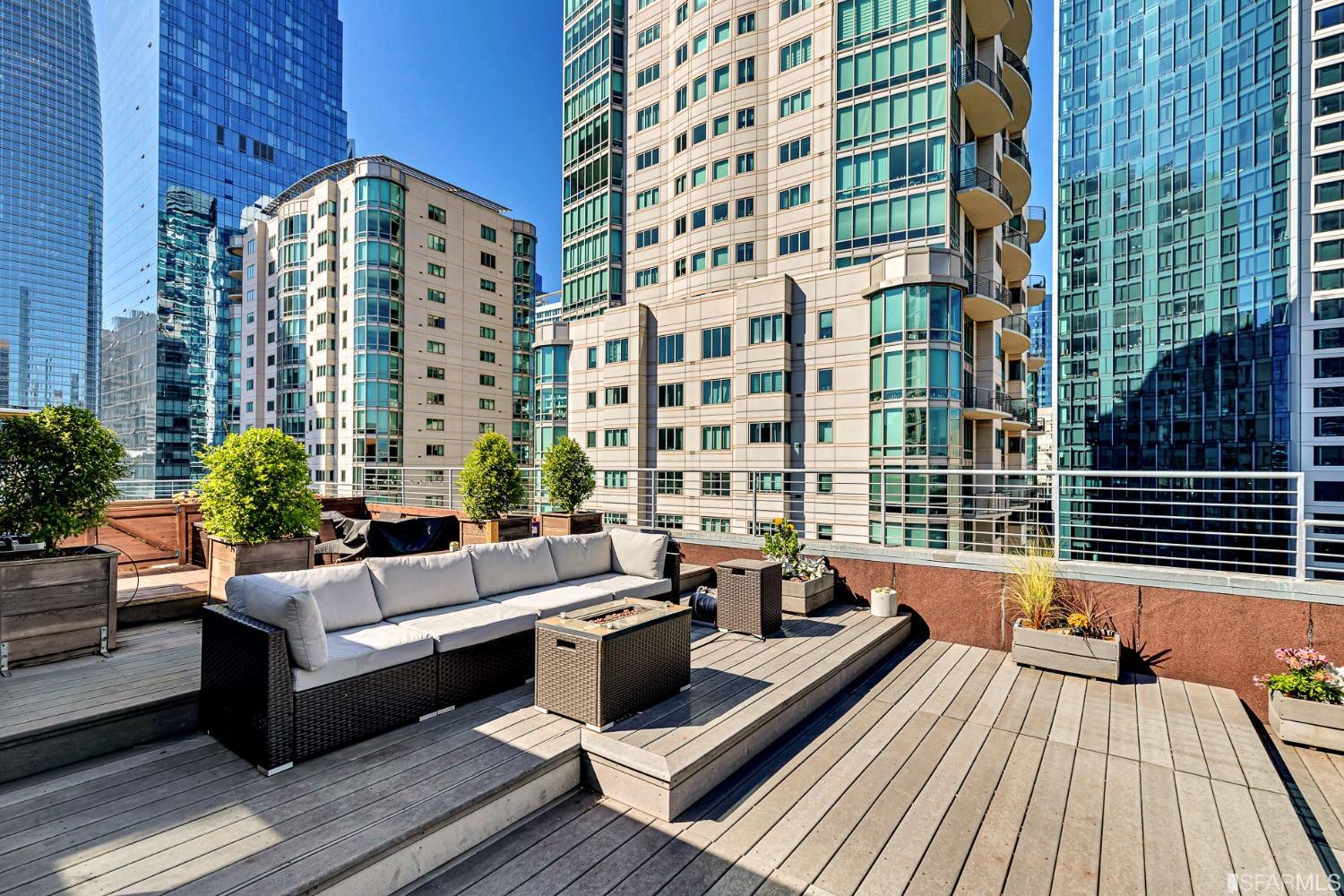 18 Lansing Street # 403