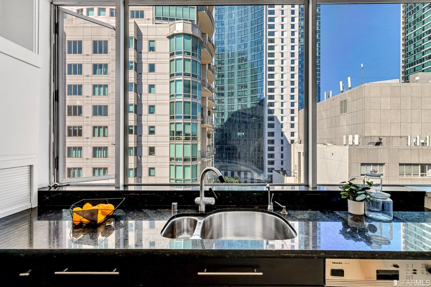 18 Lansing Street # 403