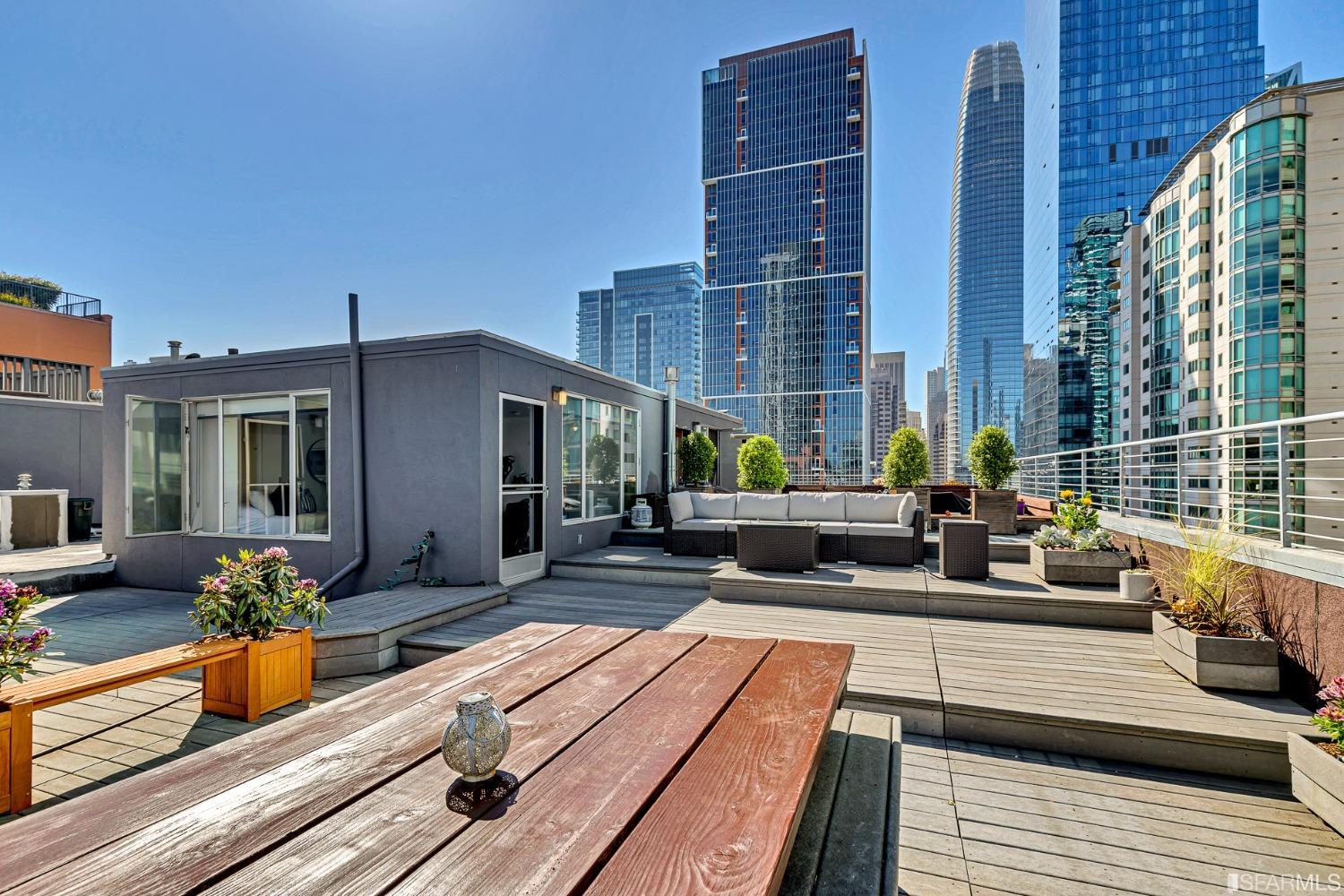 18 Lansing Street # 403