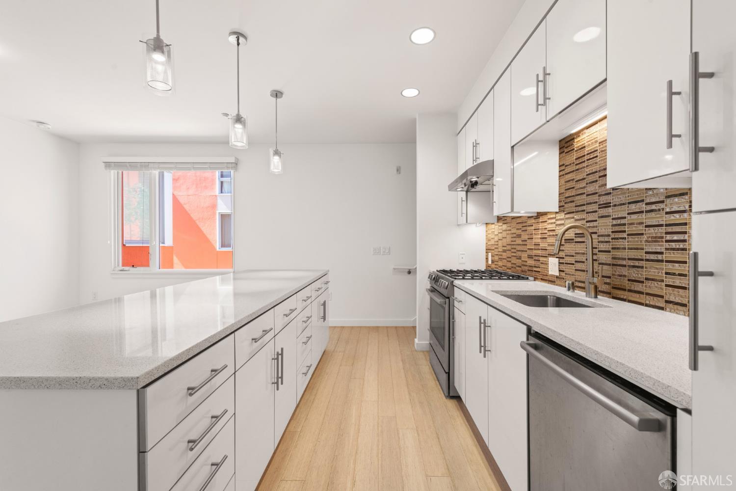 187 Avocet Way