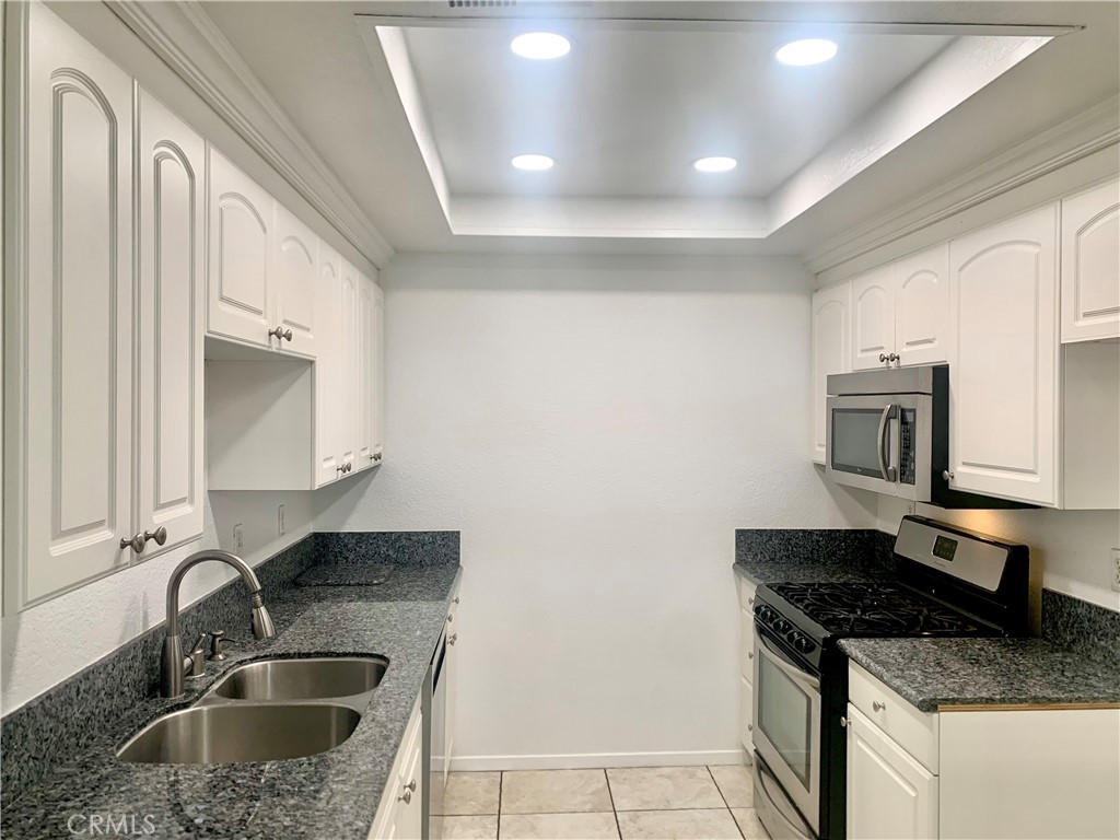 1380 W 48th Street 115
