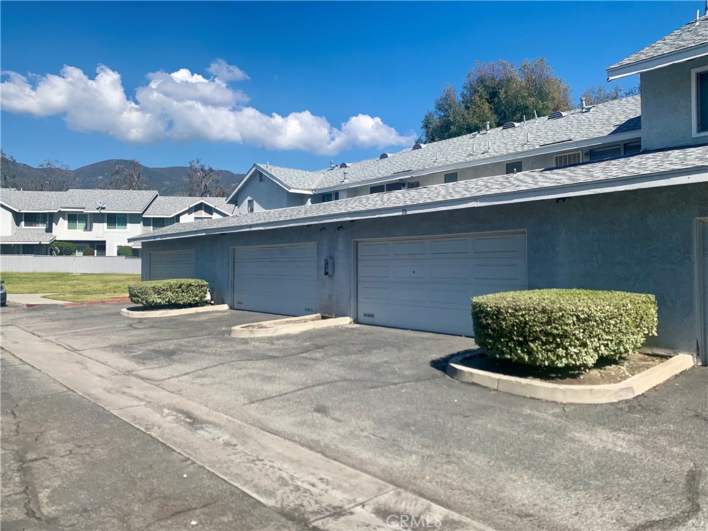1380 W 48th Street 115