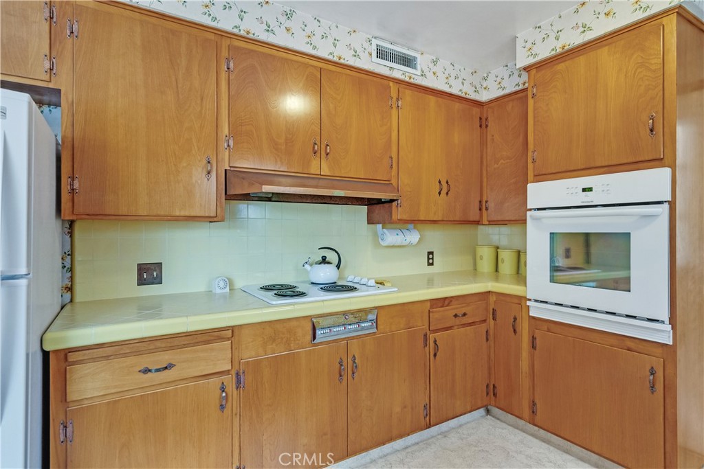 758 W Rosewood Court