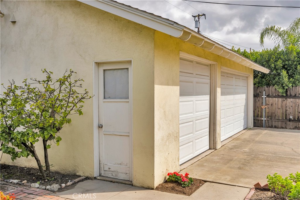 758 W Rosewood Court