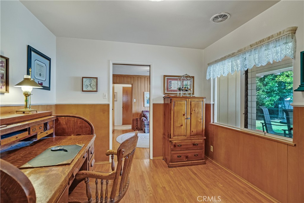 758 W Rosewood Court