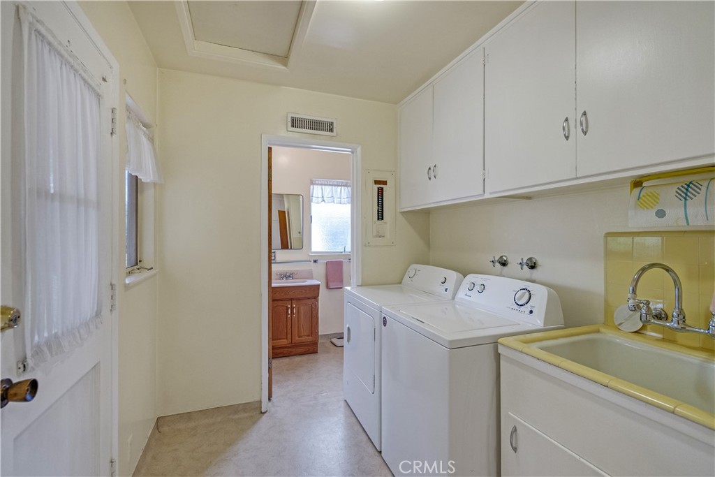 758 W Rosewood Court