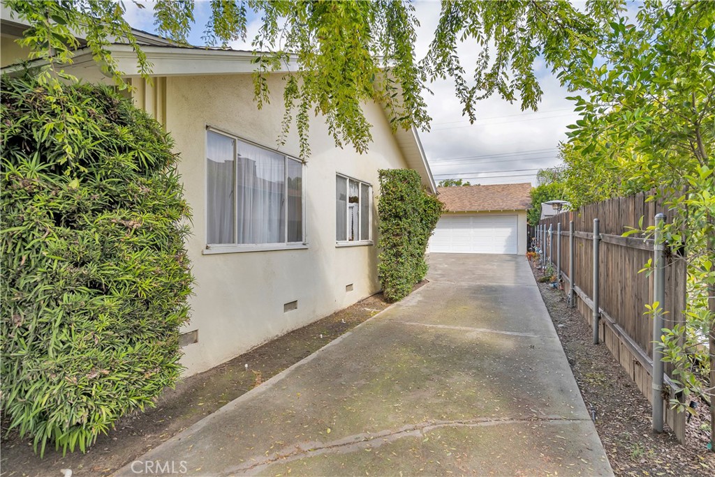 758 W Rosewood Court