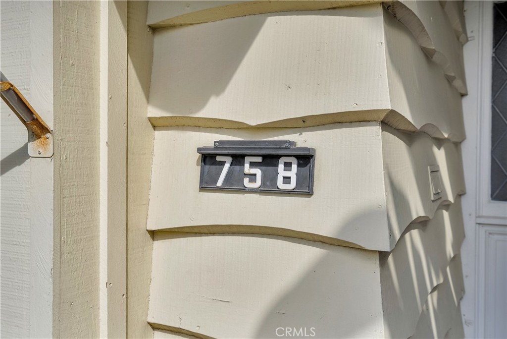 758 W Rosewood Court