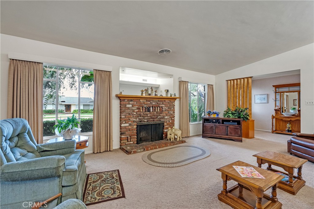 758 W Rosewood Court