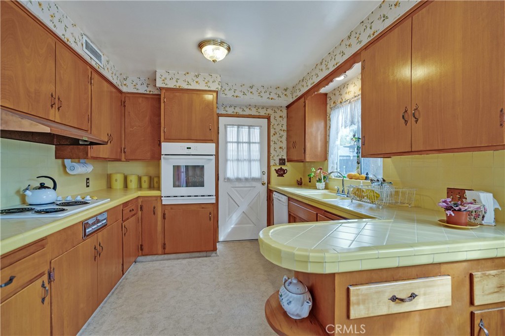 758 W Rosewood Court
