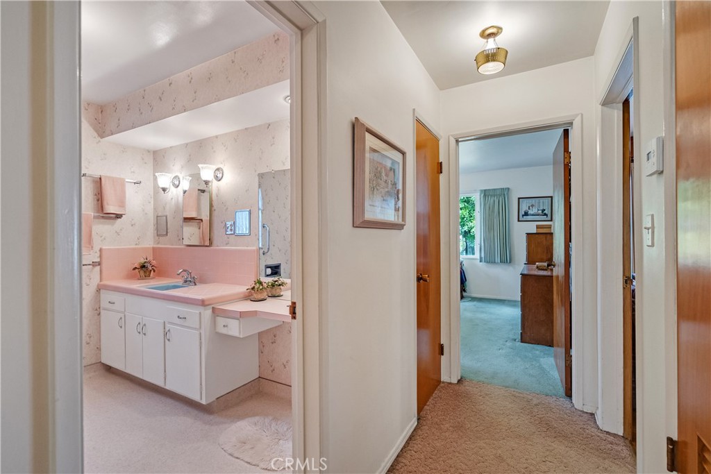 758 W Rosewood Court