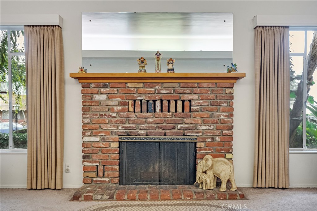758 W Rosewood Court