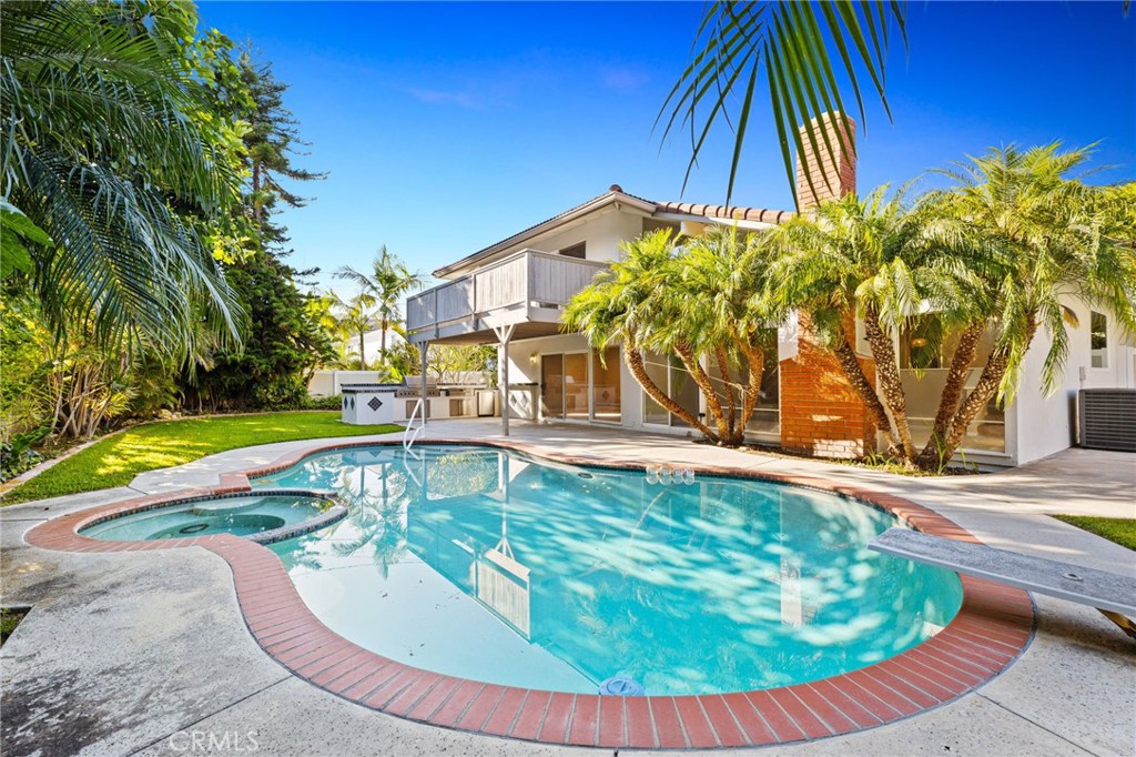 1032 Hyde Park Drive