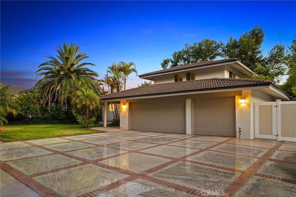 1032 Hyde Park Drive