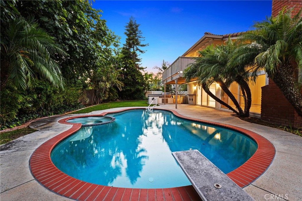 1032 Hyde Park Drive