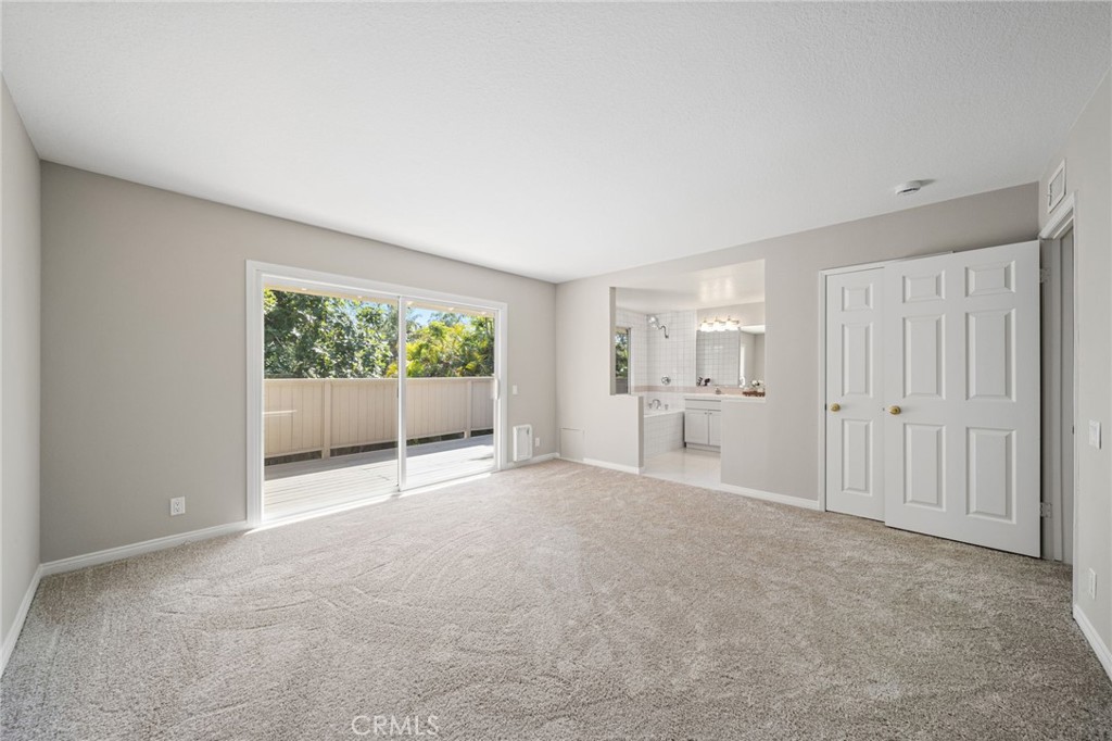 1032 Hyde Park Drive