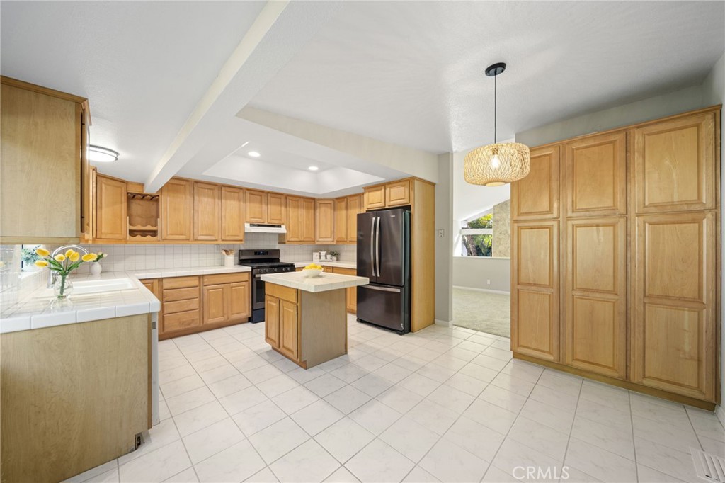 1032 Hyde Park Drive