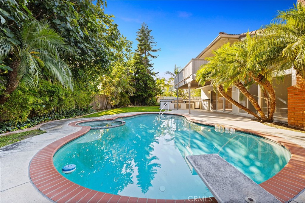 1032 Hyde Park Drive