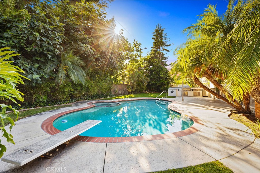 1032 Hyde Park Drive