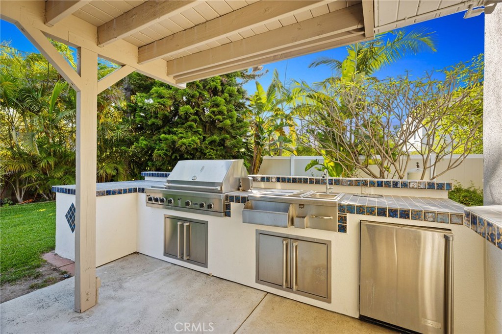 1032 Hyde Park Drive