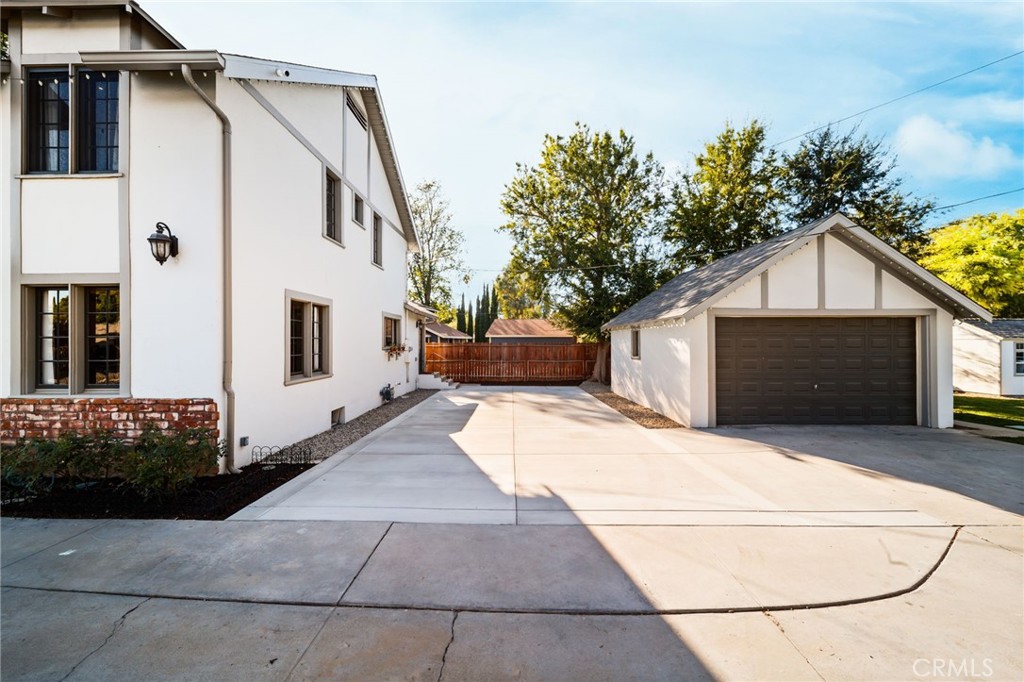 2609 Carlton Place