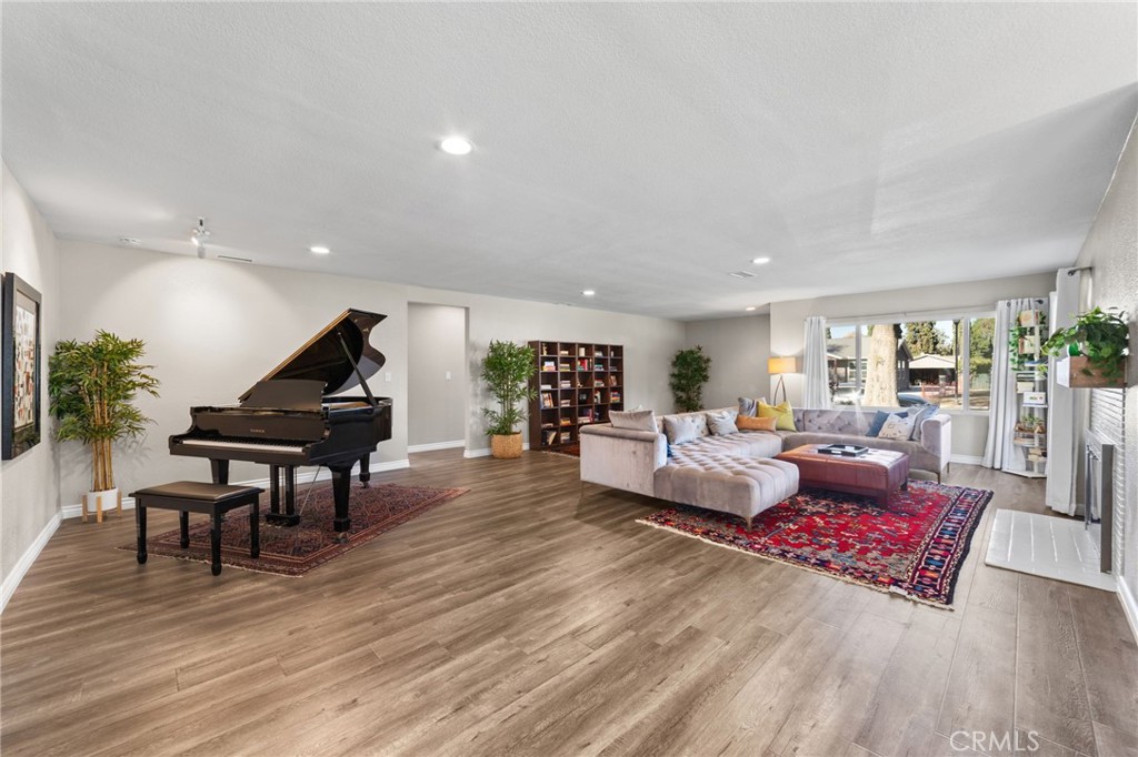 4514 Brentwood