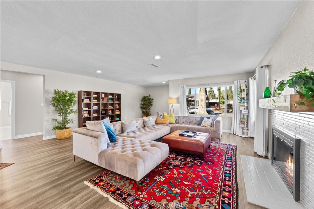 4514 Brentwood