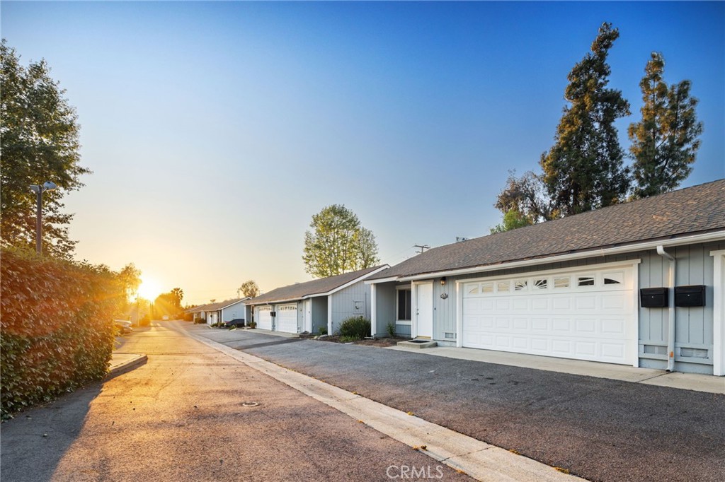 4630 San Jose T
