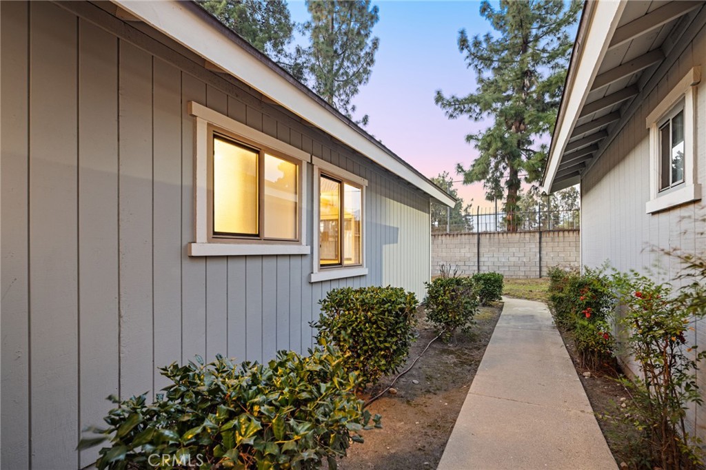 4630 San Jose T