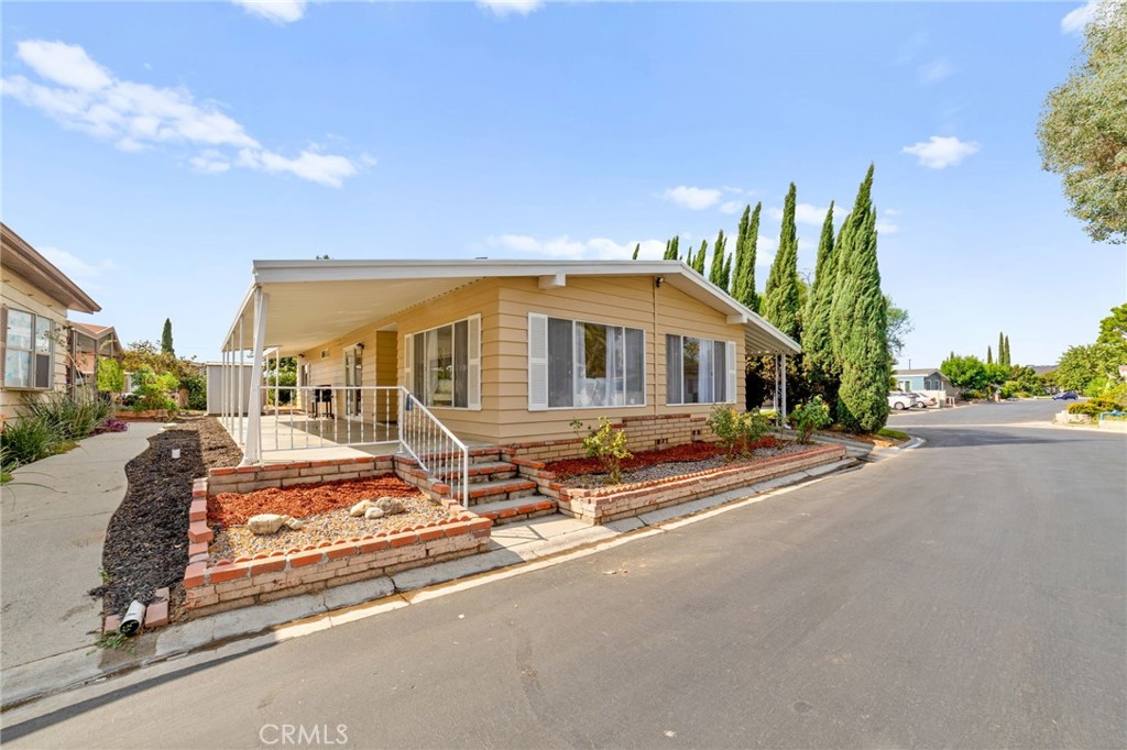 1601 S Garey Avenue 93
