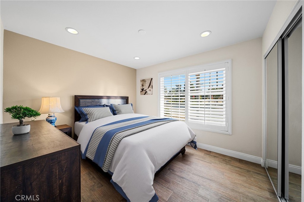 6113 Riverside